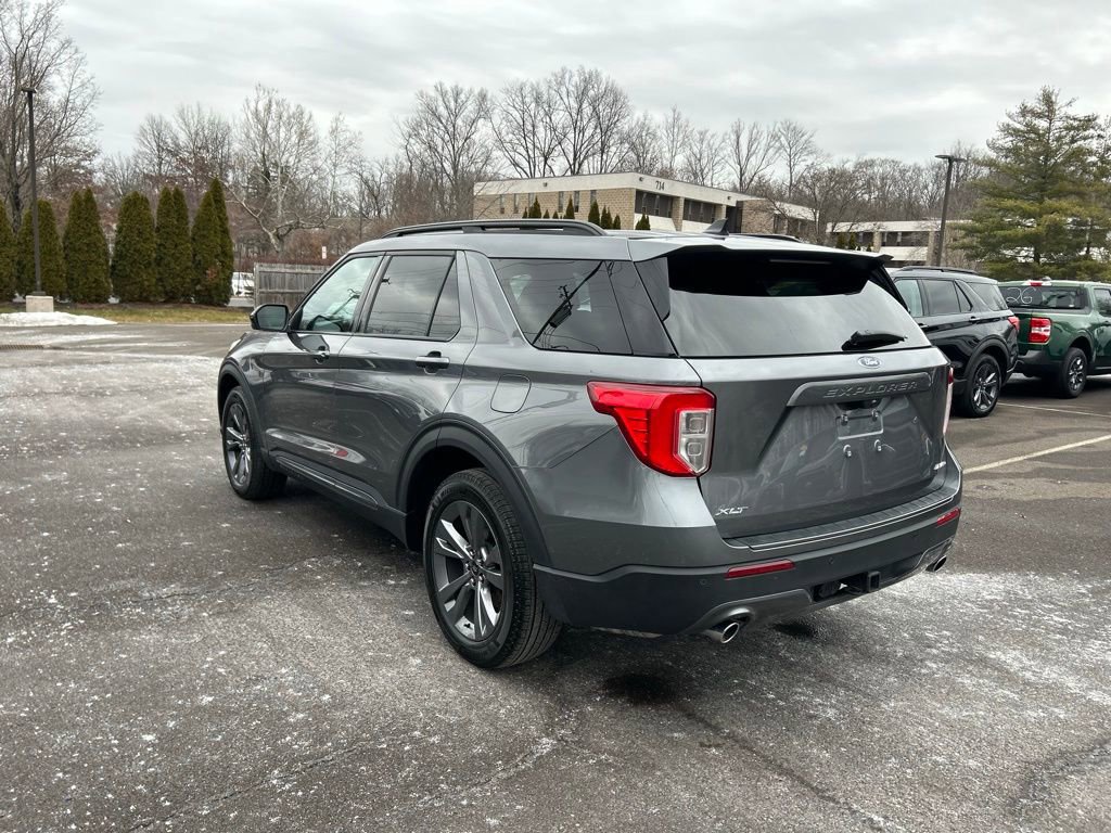 Certified 2023 Ford Explorer XLT w/ Equipment Group 202A image 5