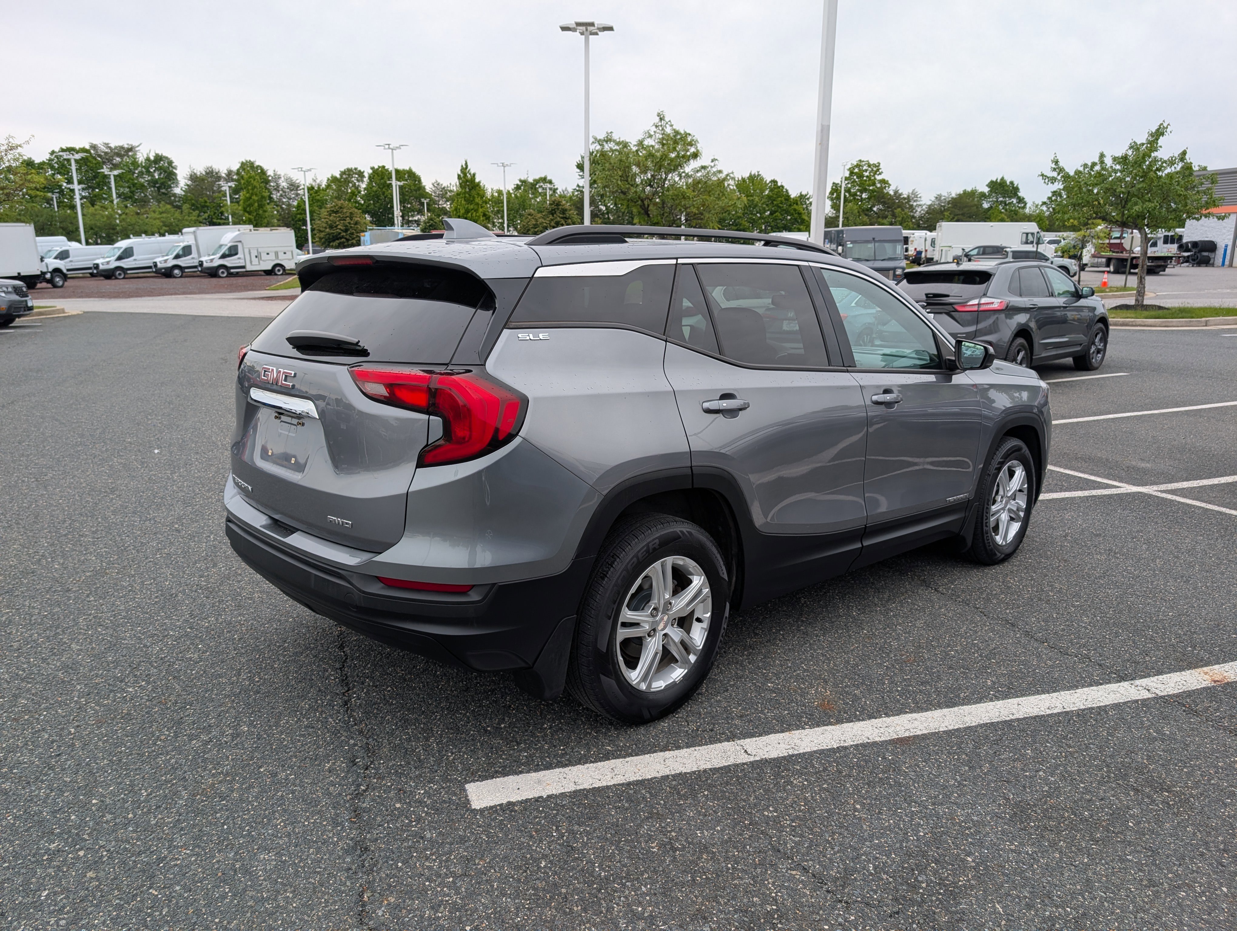 Used 2019 GMC Terrain SLE w/ Driver Convenience Package AWD/4WD image 3