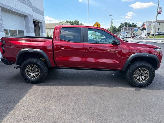 Used 2025 Chevrolet Colorado ZR2 w/ Technology Package AWD/4WD image 7