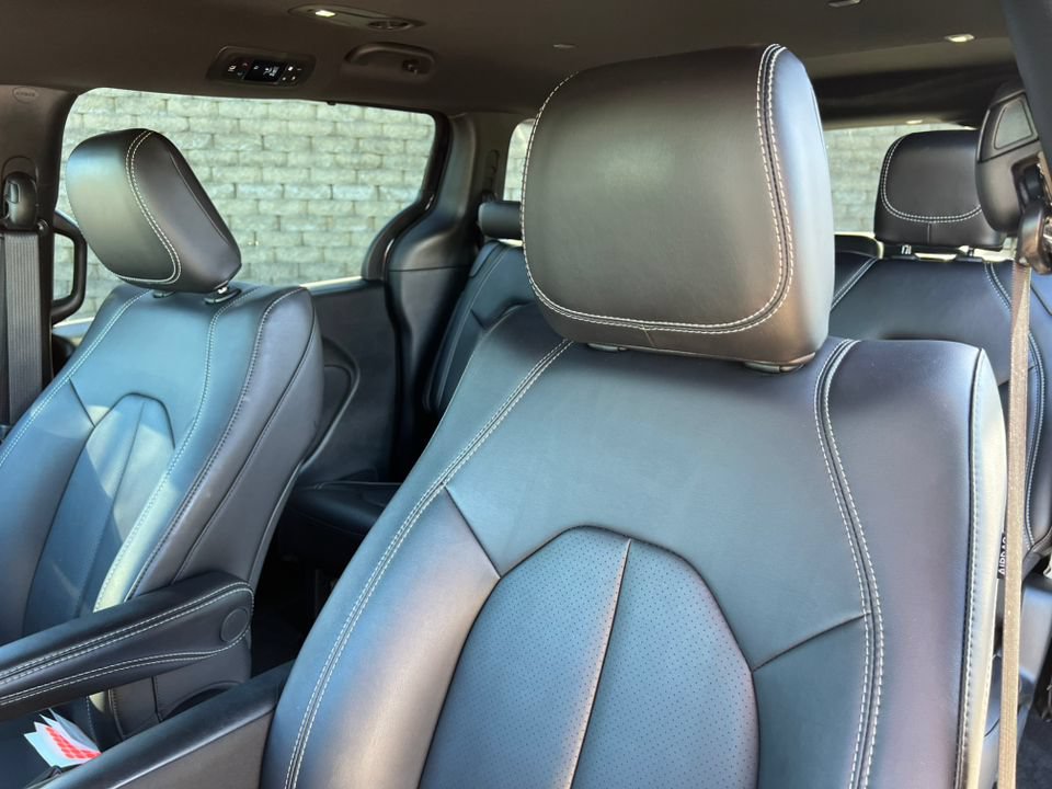 Used 2026 Chrysler Pacifica Select FWD image 13