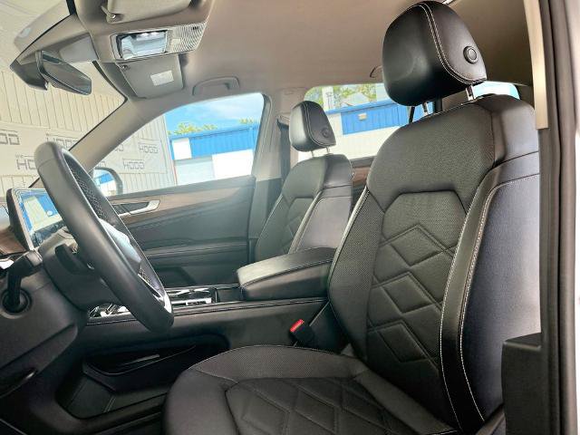 Used 2024 Volkswagen Atlas SE FWD image 6