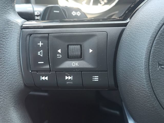 Used 2023 Nissan Rogue SV FWD image 18