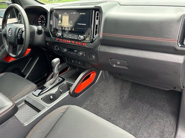Used 2025 Nissan Frontier PRO-4X AWD/4WD image 28