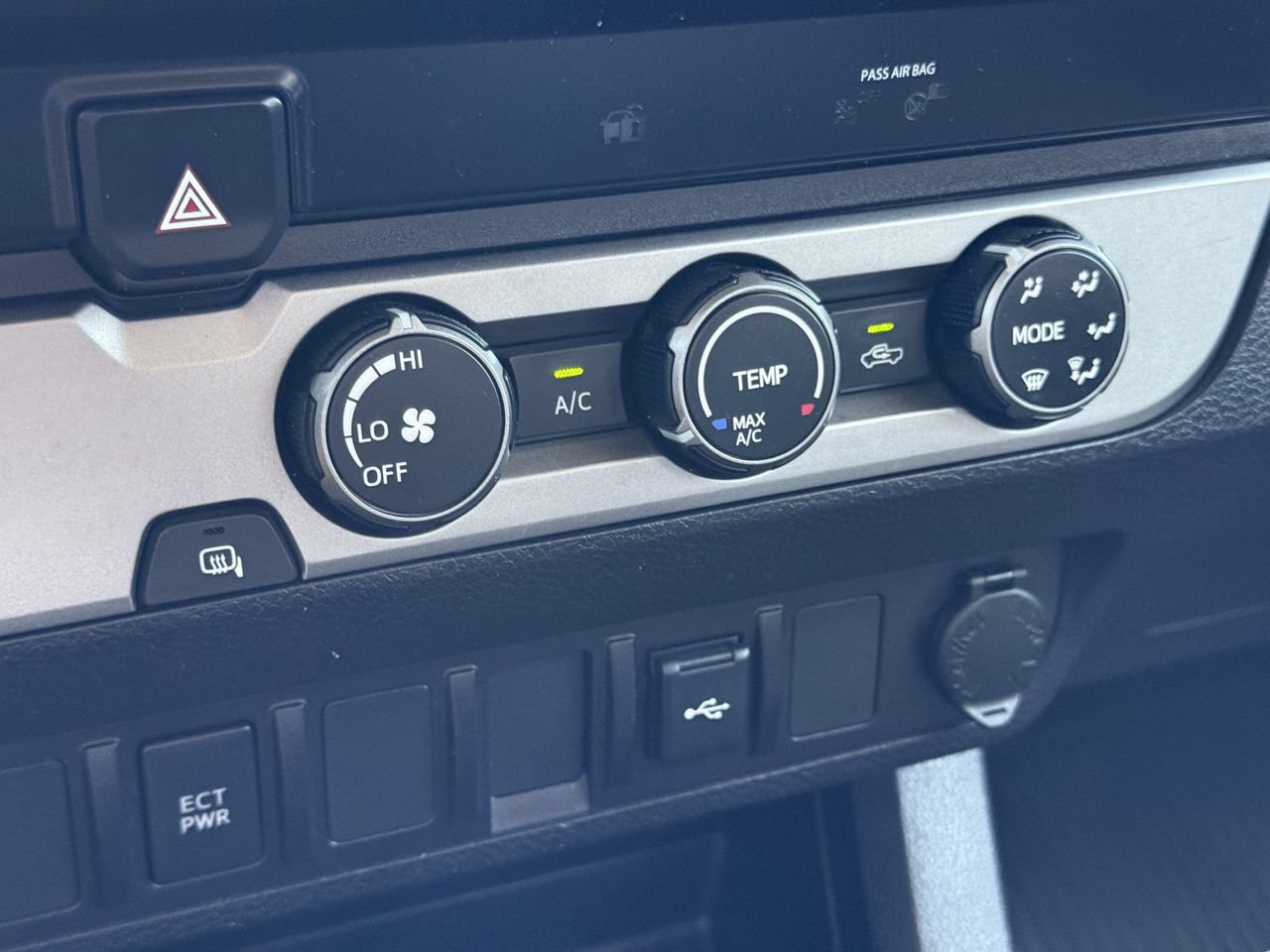 Used 2022 Toyota Tacoma SR w/ SR Convenience Package RWD image 19