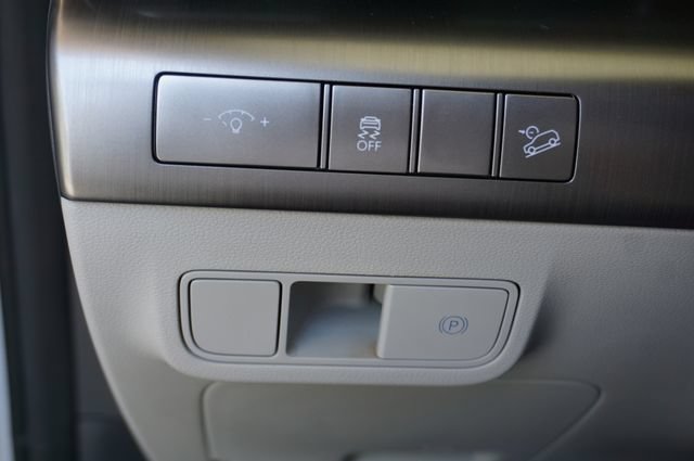 Used 2024 Hyundai Kona SEL w/ Convenience Package FWD image 24