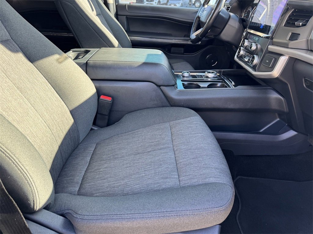 Certified 2022 Ford Expedition XLT image 6