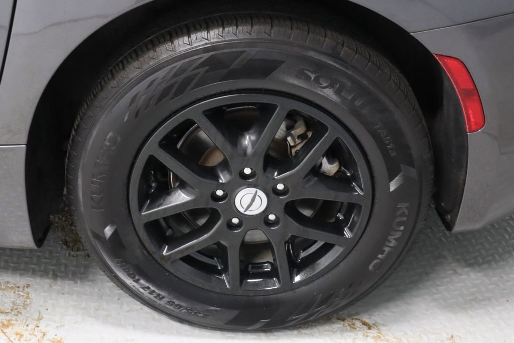 Used 2023 Chrysler Voyager LX FWD image 18