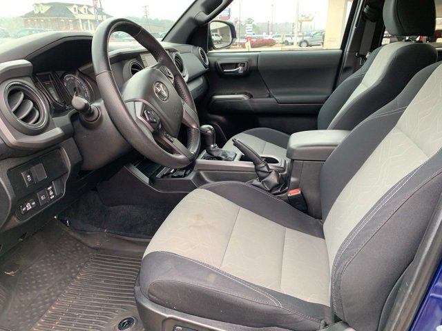 Used 2022 Toyota Tacoma TRD Sport image 11