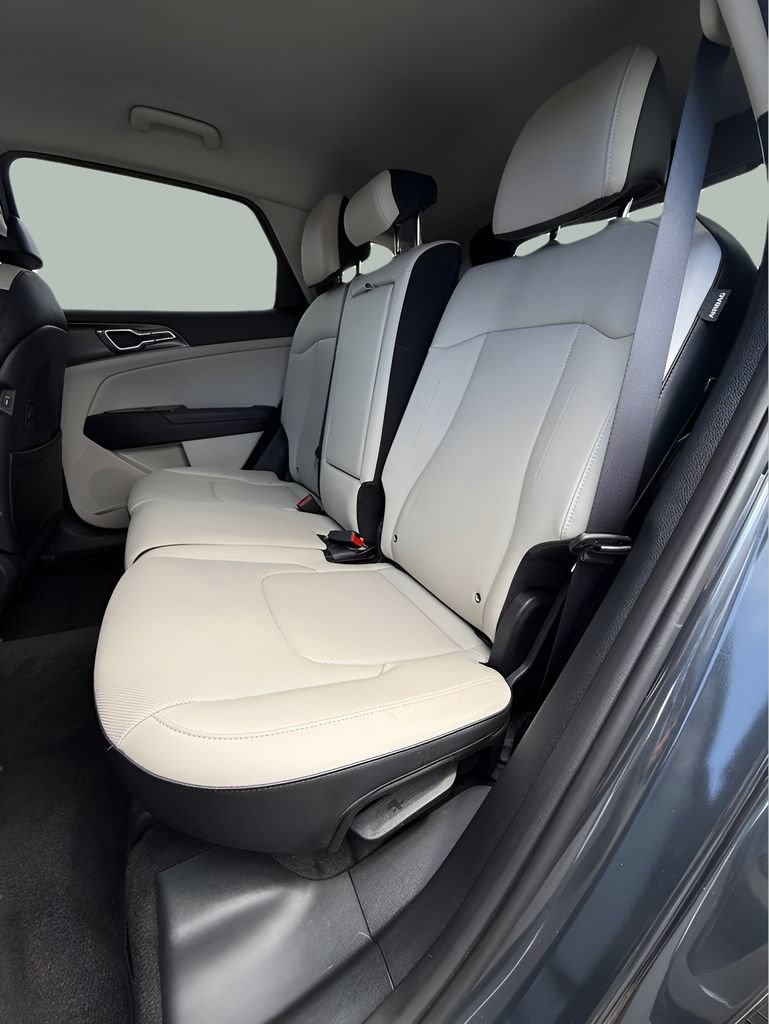 Used 2025 Kia Sportage EX FWD image 15