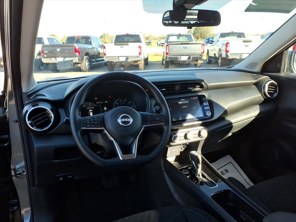 Used 2024 Nissan Kicks SV image 14