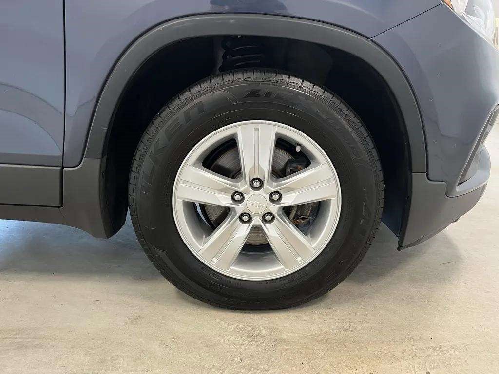 Used 2018 Chevrolet Trax LT image 12