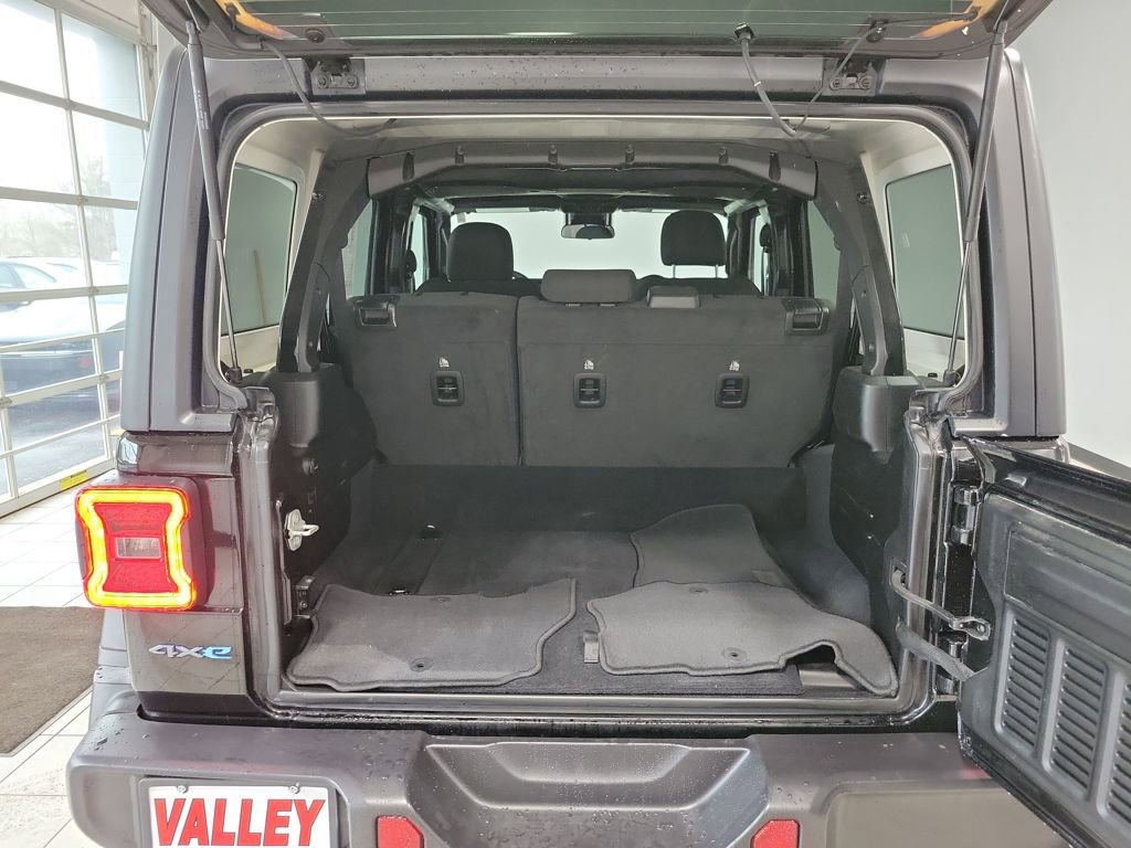 Used 2024 Jeep Wrangler Unlimited Rubicon 4xe AWD/4WD image 21