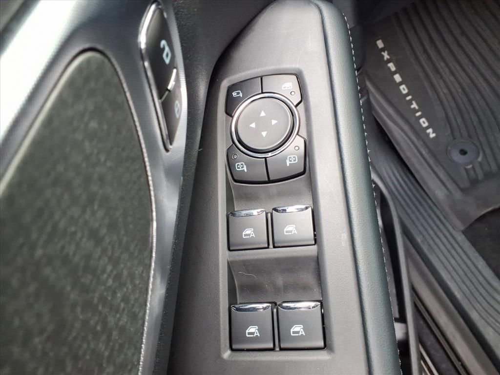 Certified 2025 Ford Expedition Tremor image 17