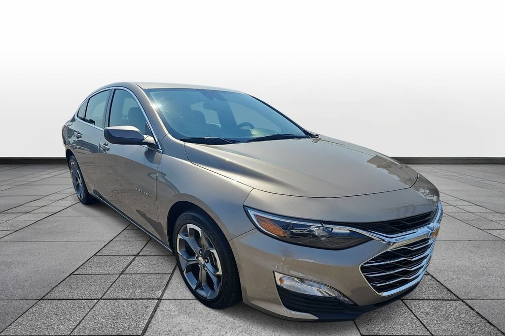 Used 2024 Chevrolet Malibu LT FWD image 3