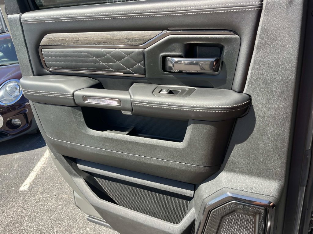 Used 2025 RAM 3500 Limited AWD/4WD image 24