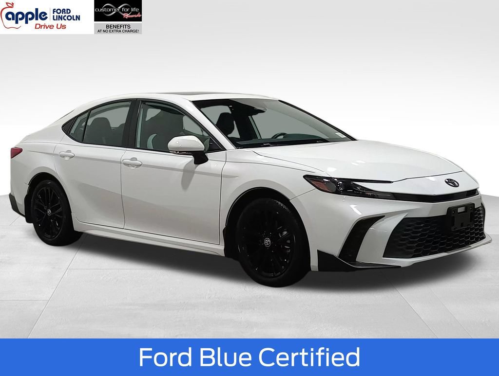 Used 2025 Toyota Camry SE w/ Convenience Package FWD image 1