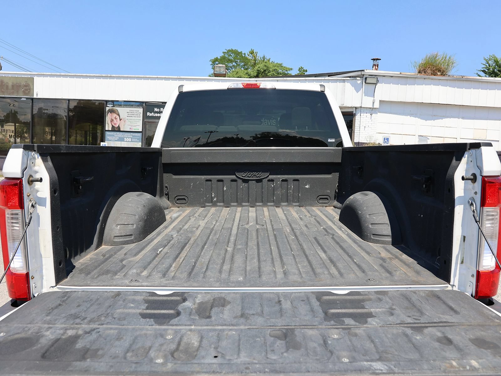 Certified 2019 Ford F250 XLT w/ XLT Premium Package AWD/4WD image 15