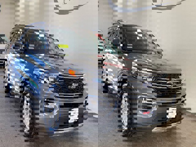 Certified 2021 Ford Explorer XLT w/ Equipment Group 202A image 6