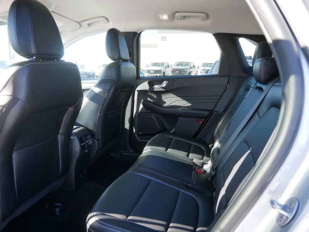 Certified 2024 Ford Escape Platinum image 17
