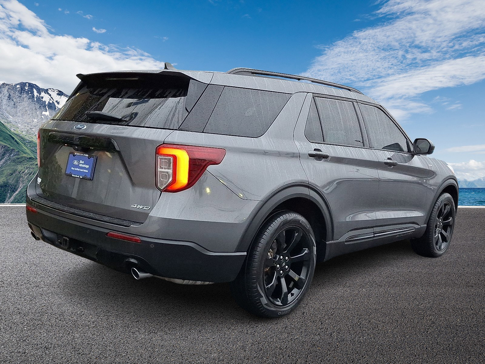 Certified 2022 Ford Explorer ST-Line w/ Class IV Trailer Tow Package image 6