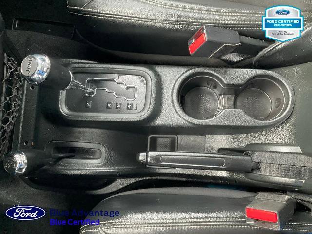 Used 2017 Jeep Wrangler Unlimited Sahara w/ Connectivity Group AWD/4WD image 11