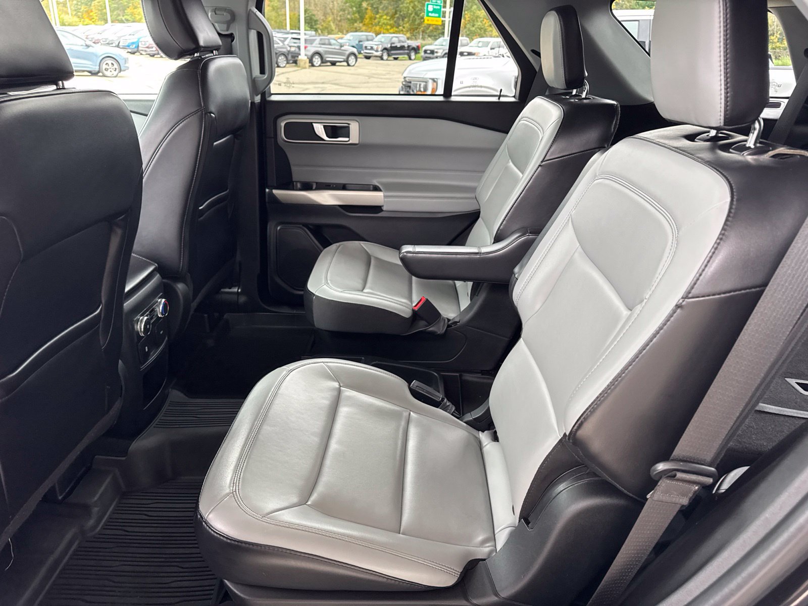 Certified 2021 Ford Explorer XLT w/ Equipment Group 202A AWD/4WD image 38