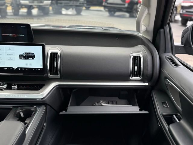 Certified 2025 Ford Expedition Platinum image 51