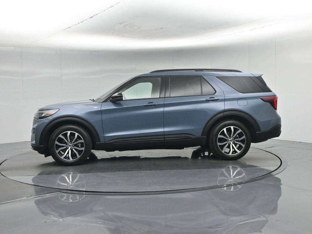 Certified 2025 Ford Explorer ST-Line w/ Premium Package RWD image 33