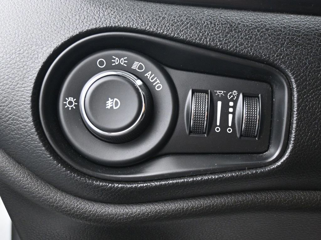 Used 2019 Jeep Renegade Latitude image 39