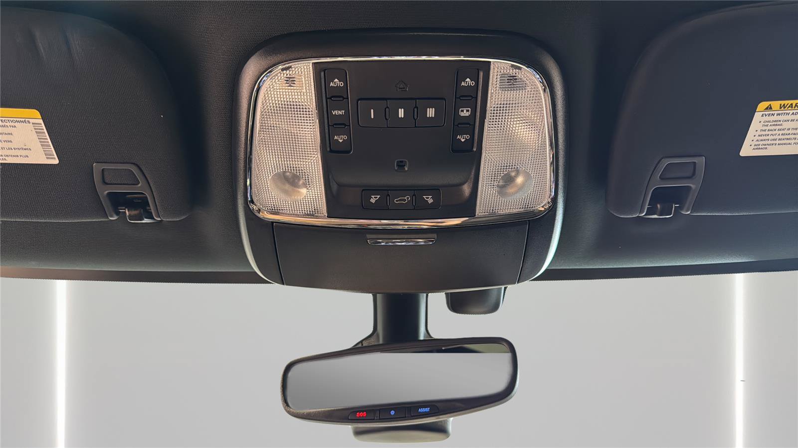 Used 2019 Jeep Grand Cherokee Trailhawk w/ Trailhawk Luxury Group AWD/4WD image 27