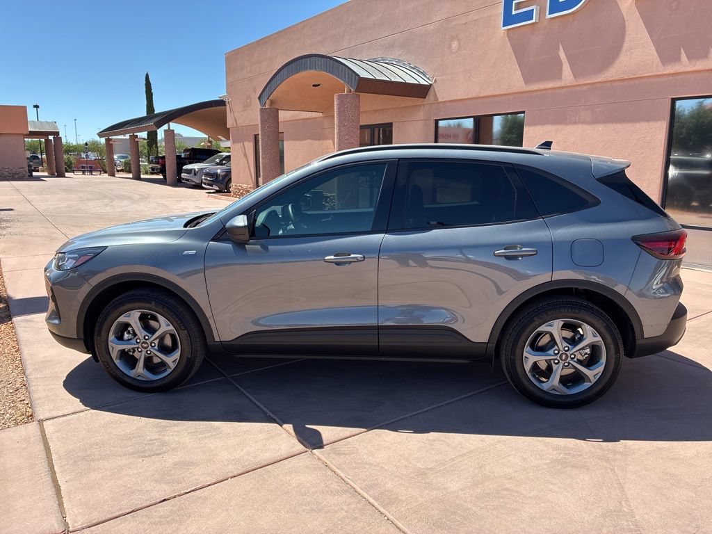 Certified 2025 Ford Escape ST-Line AWD/4WD image 6