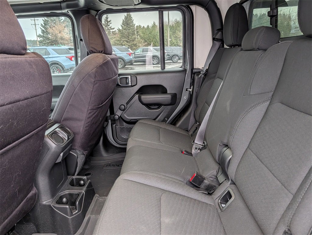 Used 2022 Jeep Gladiator Sport image 11
