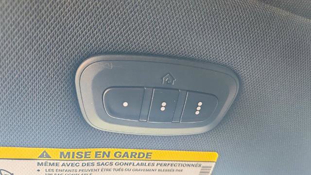 Used 2025 Chrysler Pacifica Select image 24