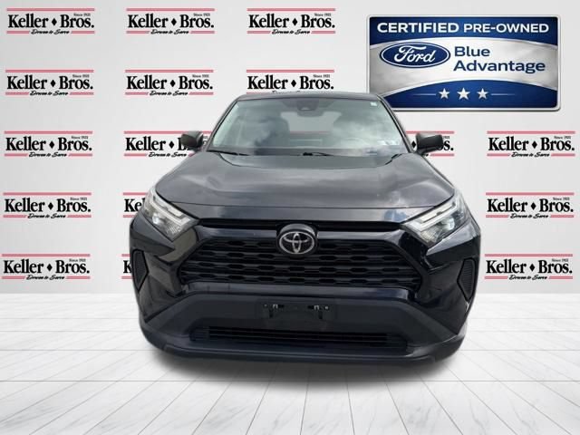 Used 2023 Toyota RAV4 LE AWD/4WD image 2