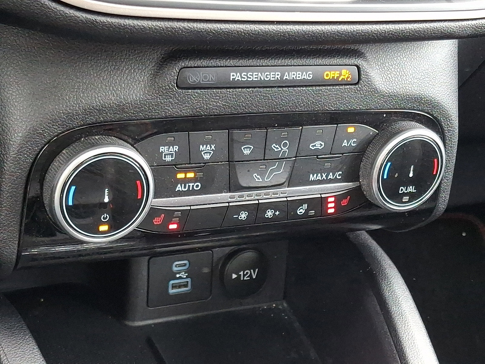 Certified 2022 Ford Escape SEL w/ SEL Stealth AWD Package image 16