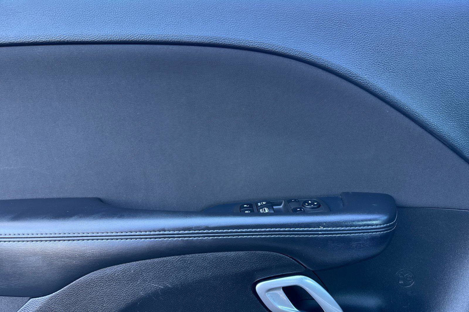 Used 2022 Dodge Challenger GT image 9