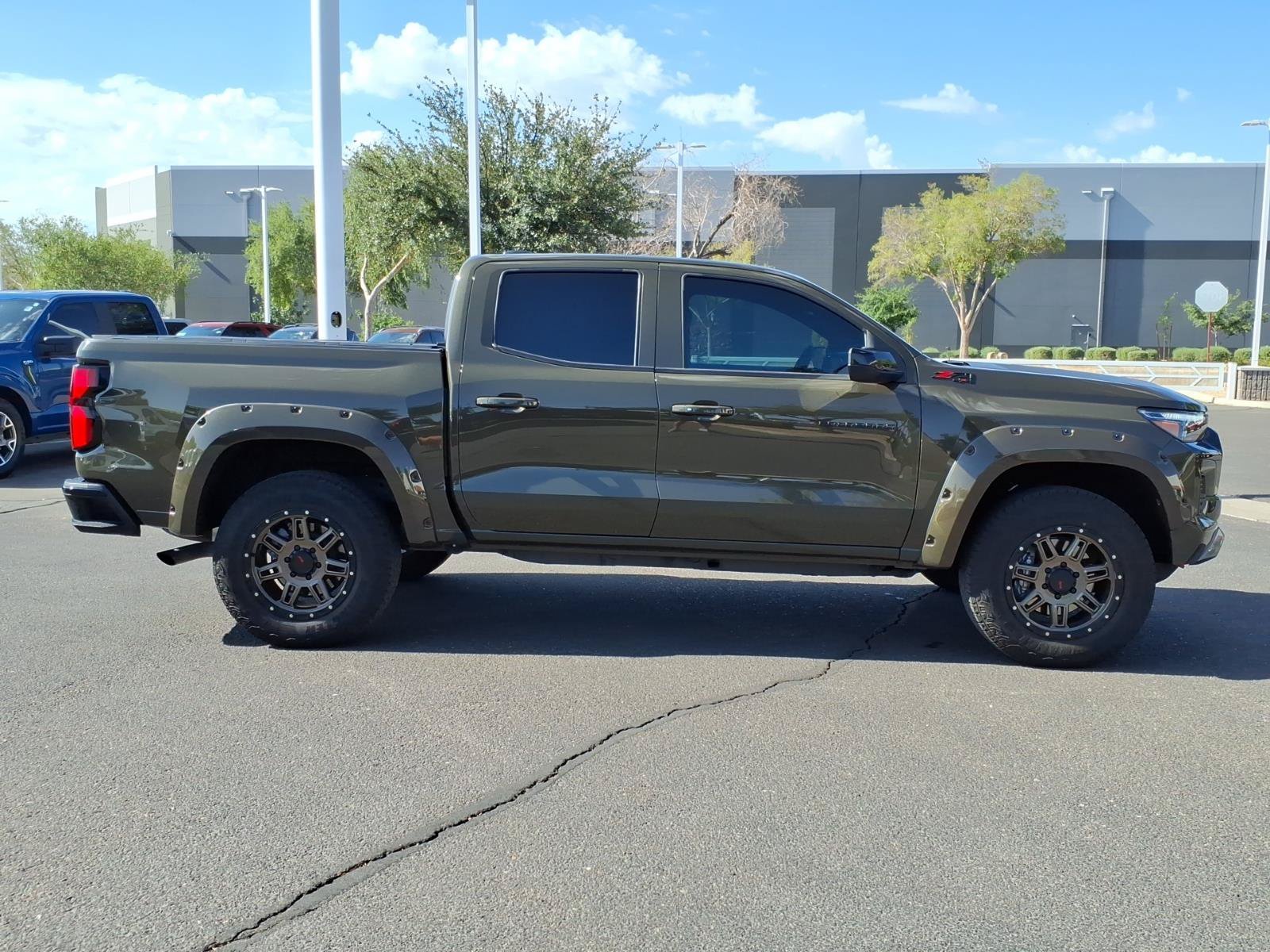 Used 2023 Chevrolet Colorado Z71 w/ Z71 Convenience Package 2 AWD/4WD image 6