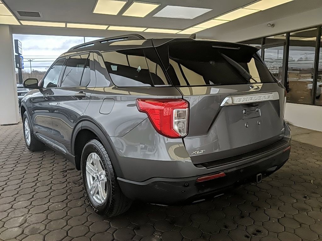 Certified 2023 Ford Explorer XLT w/ Class IV Trailer Tow Package image 9