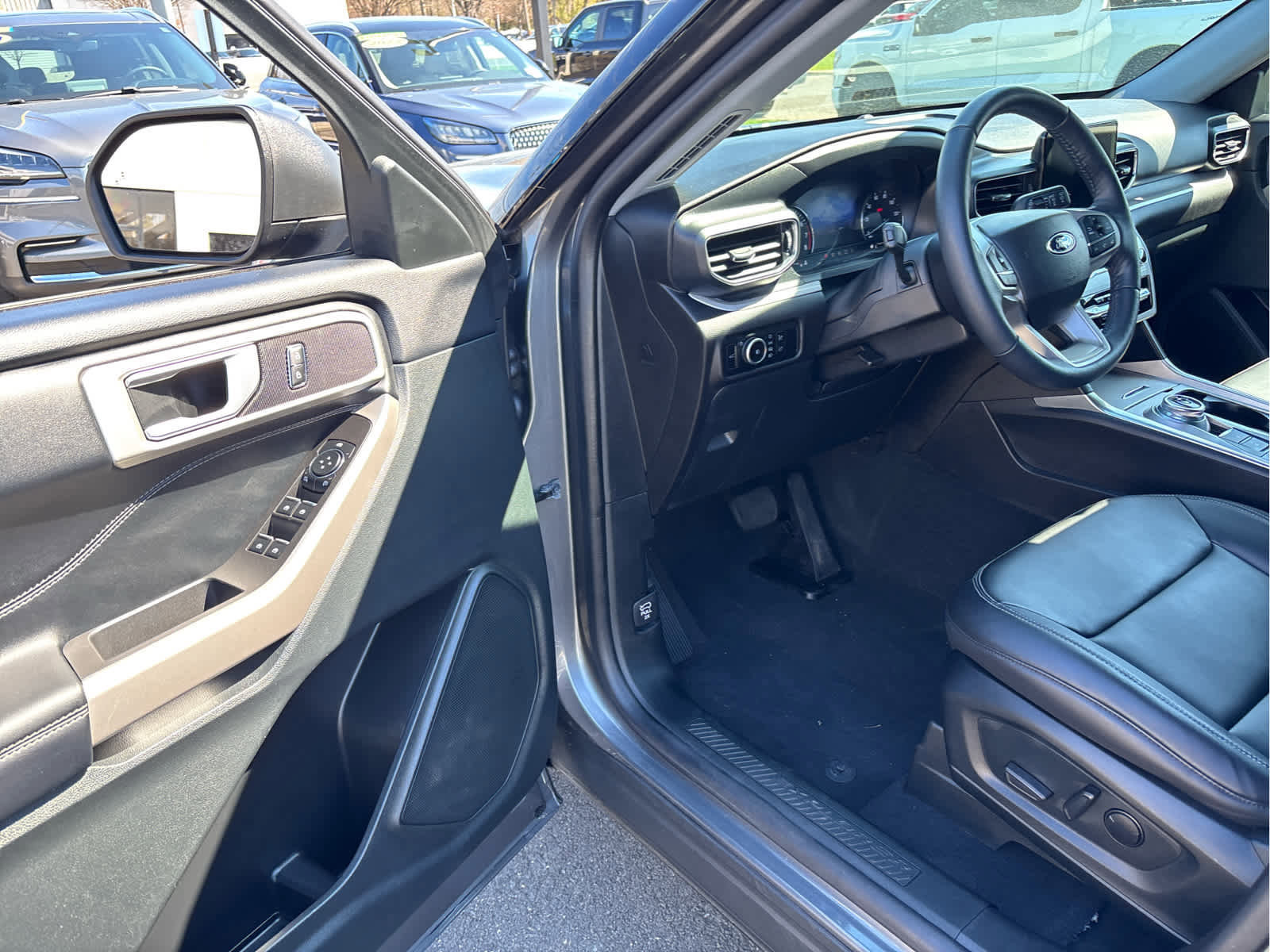 Certified 2023 Ford Explorer XLT w/ Equipment Group 202A image 11