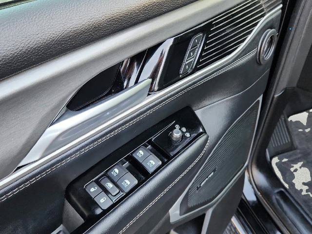 Used 2025 Jeep Wagoneer 4WD w/ Premium Group I image 24