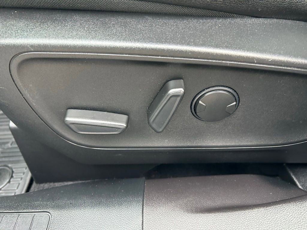 Certified 2023 Ford Escape Platinum w/ Premium Technology Package image 16