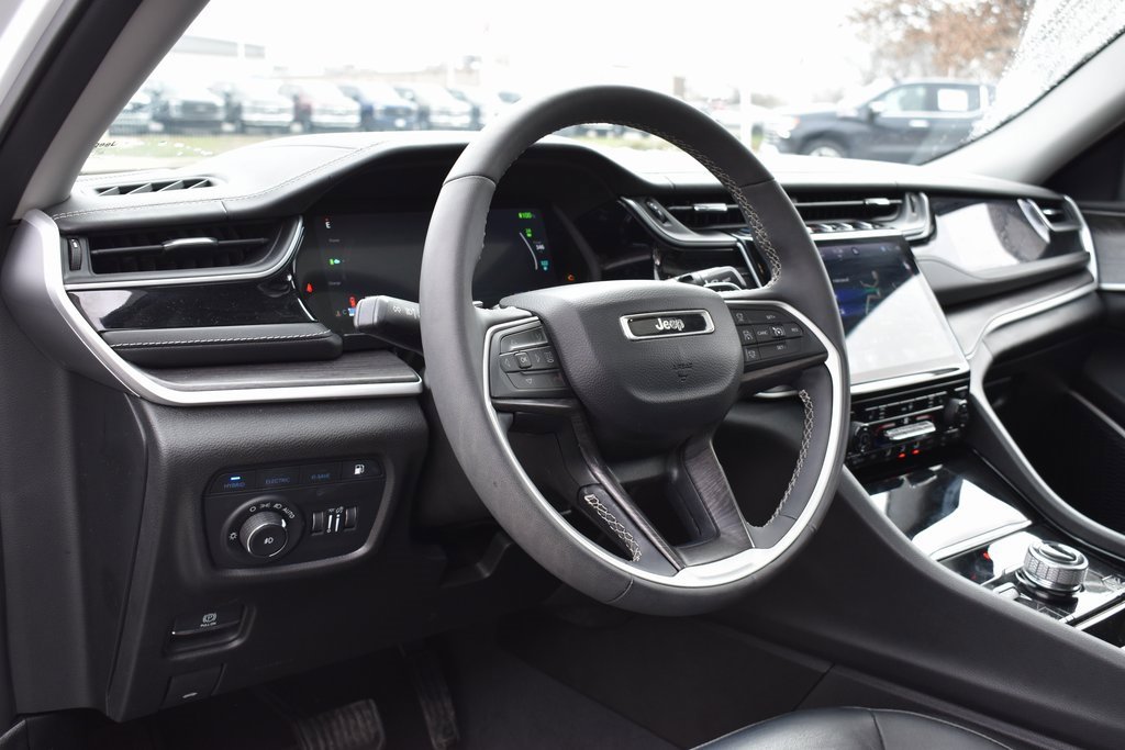 Used 2022 Jeep Grand Cherokee Limited 4xe image 10