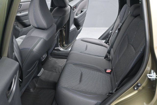 Used 2025 Subaru Forester Premium AWD/4WD image 5
