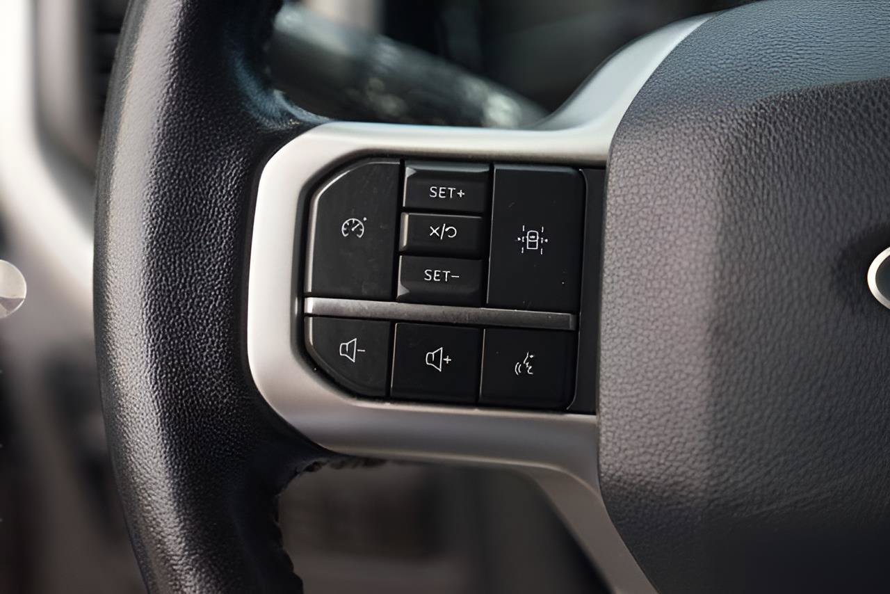 Certified 2023 Ford Expedition XLT RWD image 24