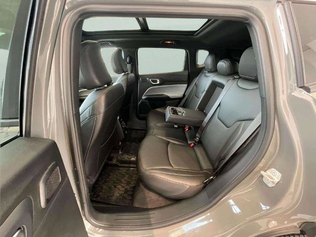 Used 2023 Jeep Compass Latitude w/ Sun and Sound Group AWD/4WD image 18