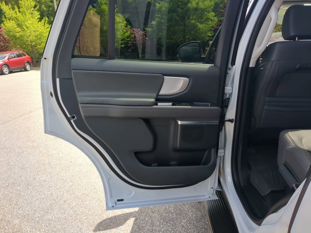 Certified 2025 Ford Expedition Active RWD image 30