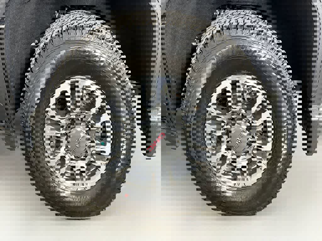 Used 2024 GMC Sierra 2500 SLT w/ SLT Premium Package image 11