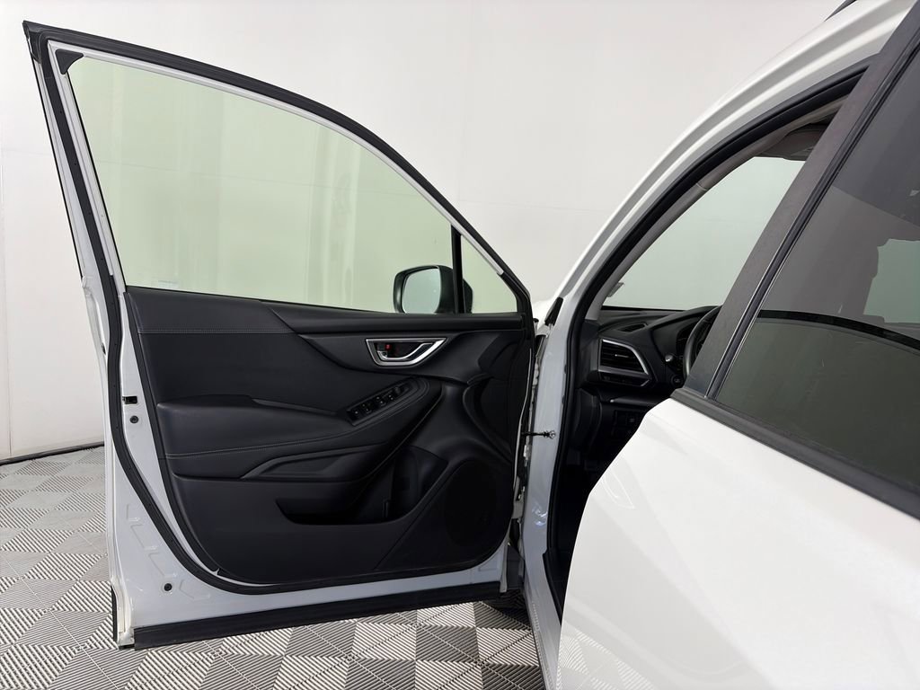 Used 2023 Subaru Forester Premium AWD/4WD image 10
