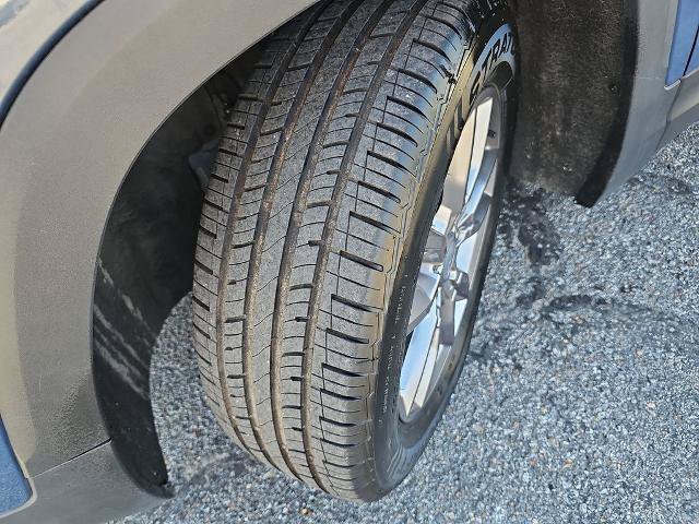 Used 2024 GMC Terrain SLT FWD image 32