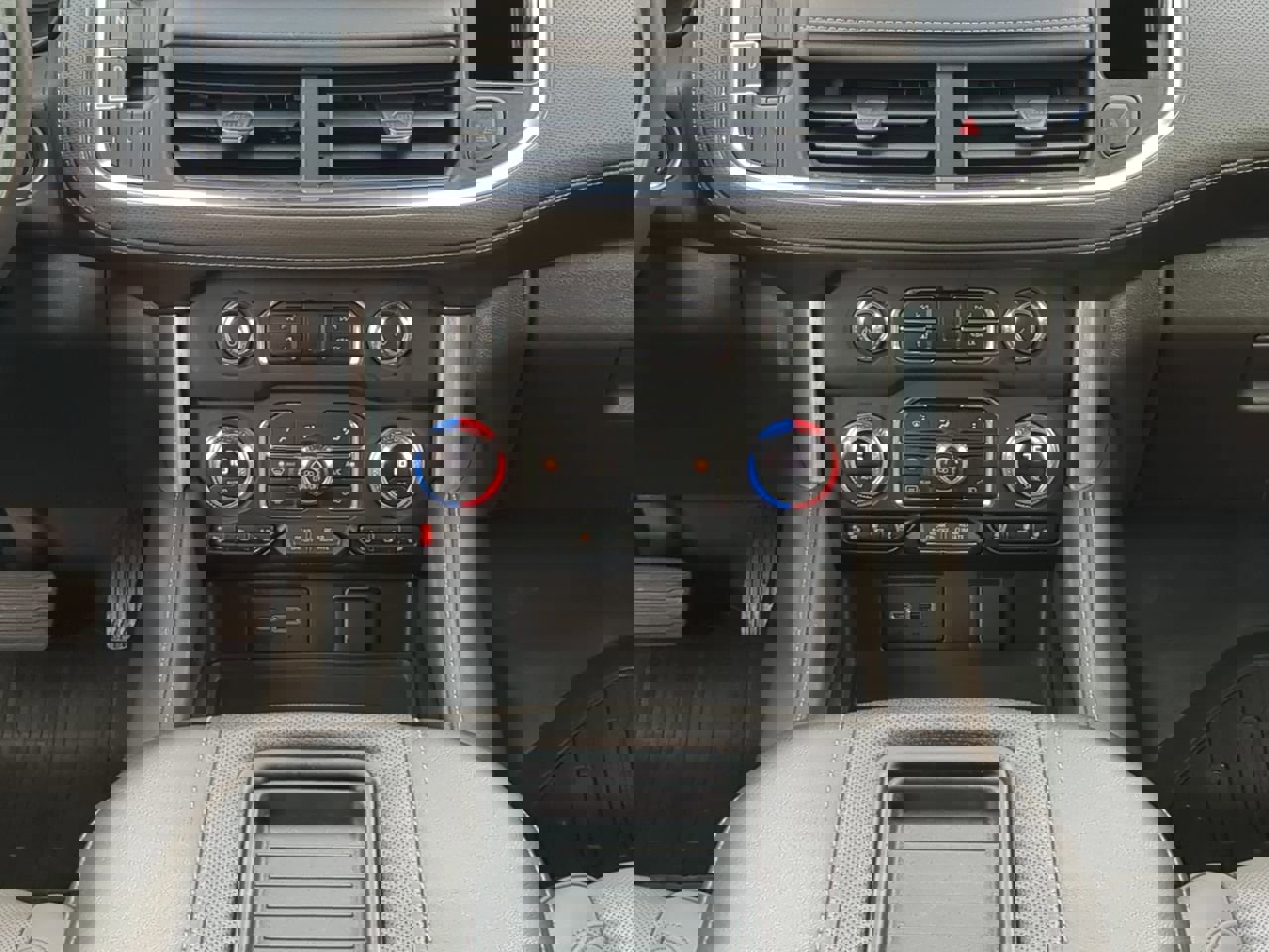 Used 2023 GMC Yukon SLT image 17